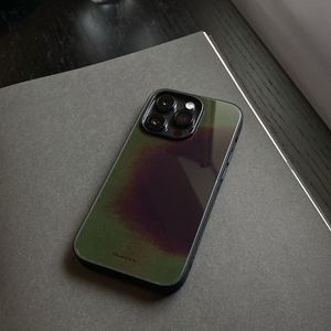 Funda Plegable de TPU+PC Estilo Chino Original con Protector de Cámara, Diseño de Astronauta Rojo, Correa para Teléfono para 15/14/13 Pro/i17 Pro - Product Image 2