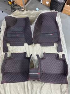 Tapis de Sol de Voiture en Cuir PVC Ensemble Complet avec Logo OEM, Installation Facile, Compatible BYD/DODGE/<span class=keywords><strong>TESLA</strong></span>/TOYOTA/CIVIC, Adapté à Toutes les Saisons - Product Image 5