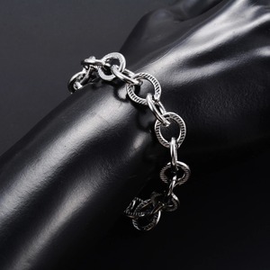 สร้อยข้อมือสแตนเลสสตีลลายนูนสไตล์พังก์สำหรับผู้หญิงผู้ชาย สร้อยข้อมือแบบหนา สไตล์ร็อค สร้อยข้อเท้า สร้อยข้อมือโลหะ เครื่องประดับ - Product Image 6