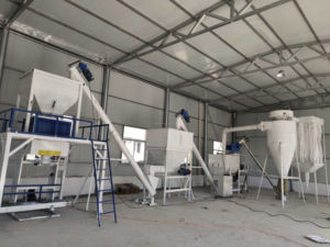 Konveyör bant teknolojisine sahip sığır sığırları için iyi tasarlanmış tarım yem üretim hattı - Product Image 2