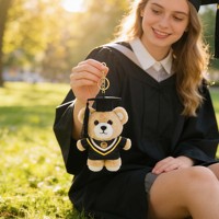 Porte-clés en peluche personnalisé, ours en peluche de graduation, mini jouet en peluche doux, breloque de sac, porte-clés, fabrication OEM, pour cadeaux de classe, vente en gros