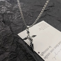 Nouvel Arrivage Collier Pendentif Homme en Alliage de Zinc Noir avec Flèche et Croix, Chaîne de Pull Créative, en Promotion