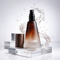 Nouvelle conception d'emballage pour huile de parfum, flacon en verre carré givré ambré de 15 ml avec vaporisateur pour huile essentielle, vente en gros