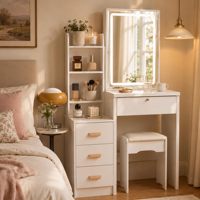 Coiffeuse rose avec miroir LED et station de charge intégrée, armoire de rangement modulaire avec panneau perforé pour chambre d'adolescent.