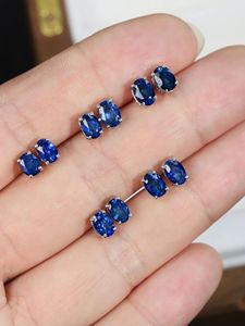 Pendientes Xinfly de Oro Blanco de 18k con Zafiro Azul de 0.68ct y Diamantes - Product Image 2