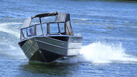 Nouveau bateau de pêche en aluminium léger à vendre pour le type de carburant de gaz de sports et de divertissement