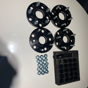 Adaptateurs de roues 15 mm 5x114.3 en alliage d'aluminium noir pour Infiniti, mise à niveau avec écrous M12x1.25 - Product Image 1