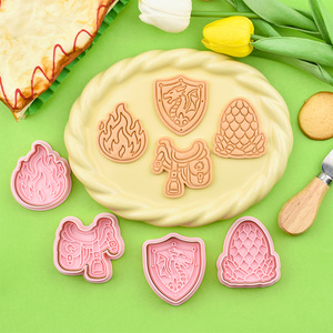 Moule à biscuits en plastique écologique de la série Dragon Magic, design 3D œuf de dragon flamboyant, <span class=keywords><strong>emporte</strong></span>-pièces imprimés DIY - Product Image 3