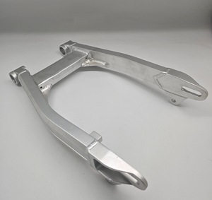 Brazo Oscilante para Motocicleta Personalizado de Fábrica, Horquilla Plana Modificada de Aleación de Aluminio de Alta Calidad - Product Image 6