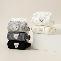 Automne et hiver 3D mignon coton ours brodé chaussettes mi-mollet en gros couleur unie broderie personnalisée Logo chaussettes pour les femmes