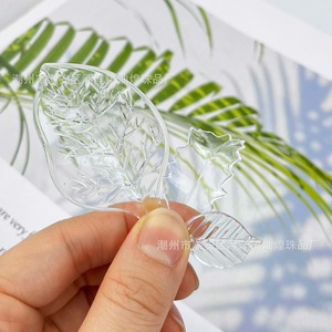 จี้อะคริลิคใสรูปดอกไม้และใบไม้ สำหรับทำเครื่องประดับ DIY รูปทรงพืช ผลิตด้วยวิธีฉีดขึ้นรูป เหมาะสำหรับทุกเพศ - Product Image 3