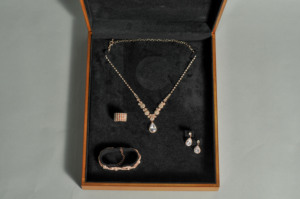 Bán Buôn Sang Trọng Bằng Gỗ Lớn Trang Sức Set Vòng Đeo Tay Bằng Gỗ Bông Tai Vòng Cổ Hộp Nhẫn Hộp Bao Bì Tùy Chỉnh Hộp Đồ Trang Sức - Product Image 2