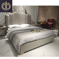 Lit double, meuble de maison, luxueux, hôtel, king size