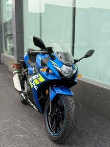 <span class=keywords><strong>Suzuki</strong></span> GSX250 |   Motor de 250cc Refrigerado por Agua con Inyección Electrónica de Combustible |   Motocicleta Deportiva de Dos Cilindros Paralelos de 4 Tiempos - Product Image 2