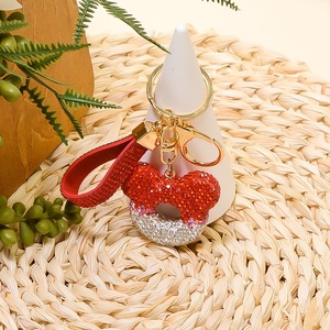 Llavero <span class=keywords><strong>de</strong></span> arcilla con diseño hueco y diamantes <span class=keywords><strong>de</strong></span> imitación (tipo cristal) Junge Cute, colgante para bolso con correa <span class=keywords><strong>de</strong></span> cuero metálica, regalo festivo - Product Image 2
