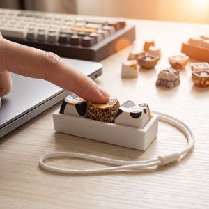 Llavero de moda personalizado con diseño de gato Kawaii, llavero Fidget de 1/2/3/4 ranuras, llavero de descompresión portátil con mini teclado mecánico - Product Image 2