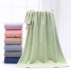 Vente en gros d'épaisseur séchage rapide absorbant bord blanc 80*150cm <span class=keywords><strong>550g</strong></span> Coral Fleece Grande <span class=keywords><strong>serviette</strong></span> <span class=keywords><strong>de</strong></span> <span class=keywords><strong>bain</strong></span> en microfibre - Product Image 1