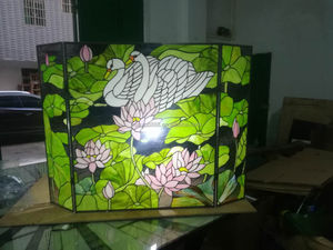 Stained Glass Birds Fireplace Screen Solid Structure European Design High Light Transmittance Decoration - Product Image 6