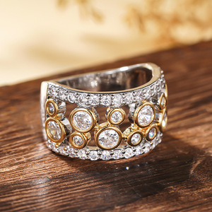Anello rotondo con zirconi bicolore per donna, elegante gioiello da dito alla moda - Product Image 6