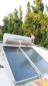 Calentador de agua solar de acero inoxidable todo en uno chino de 300L, colector solar de placa plana para hotel al aire libre - Product Image 2