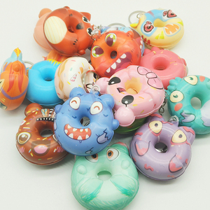 Juguetes de Cápsula al por Mayor: Lindos Mini Donuts de Peluche, Llaveros de Monstruos Pequeños, Juguetes Blandos de PU de Levantamiento Lento para Niños - Product Image 6
