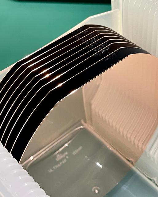 Custom 2-12" Copper Coated Silicon Wafer Supplier Dicing Service for Semiconductor, MEMS,Electronic Components