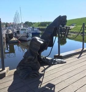 Statua Personalizzata in Bronzo Nero di Fantasma che Emmerge dall'Acqua, Arte Paesaggistica per Piazze, Parchi, Fronti Marini, Hotel e Attrazioni Turistiche - Product Image 5