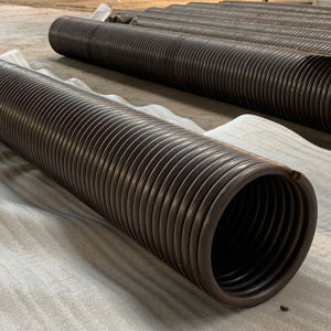 Resorte de torsión galvanizado a prueba de óxido, de alta resistencia y funcionamiento estable para puertas de fábrica, compatible con ROHS. - Product Image 1