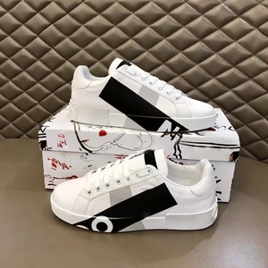 Chaussures de sport décontractées de luxe en cuir blanc pour hommes et femmes, baskets de course de créateur, chaussures épaisses de haute qualité, vente en gros - Product Image 1