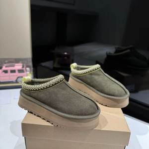 Bottes de neige de marque de haute qualité 2025, semelles épaisses, chaussures décontractées en laine et en herbe pour femmes, chaussures antidérapantes de luxe, pantoufles - Product Image 5