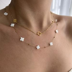 Collar de mujer estilo dinero antiguo de Venta caliente-Acero inoxidable chapado en oro de 18 quilates, colgante de trébol, en capas y Premium - Product Image 1