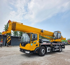 Grue mobile sur camion Weichai Zoomlion XCT12L5-5 de 12 tonnes, flèche compacte et efficace à 5 sections, nouvelle flèche de 38 m de portée pour la construction - Product Image 4