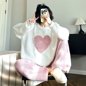 Invierno <span class=keywords><strong>amor</strong></span> cuello redondo pijamas medio terciopelo mujeres dibujos animados dulce pijama térmico traje ropa de dormir conjuntos - Product Image 1
