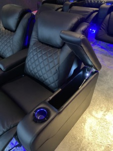 Sofá de Cine Reclinable Eléctrico 3+2 con Costuras de Diamante y Reposacabezas Ajustable, Muebles para Cine en Casa, Asientos Reclinables Eléctricos para Películas - Product Image 3