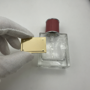 Ventes Flash : Étiquettes de <span class=keywords><strong>Parfum</strong></span> Personnalisées en Métal Aluminium de Luxe, Marque Privée avec Logo Gravé en Relief et Plaque Nominative Imprimée - Product Image 1