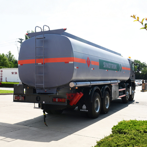 Camion-citerne Sinotruk HOWO TX 8X4 30000L 30CBM, 12 roues, transport de carburant diesel, 400HP - Product Image 3