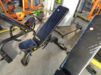 Mesin Bodybuilding ST-3052 Populer, Super Bench Training yang Dapat Disesuaikan, Peralatan Gym untuk Latihan di Gym