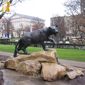 Statue de panthère noire en bronze moderne en fonte de laiton pour jardin extérieur à vendre - Product Image 4