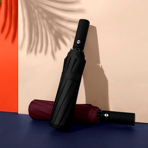 <span class=keywords><strong>12K</strong></span> ร่มพับได้อัตโนมัติสีดำพร้อมดีไซน์มินิมอลลิสต์ผ้าและที่จับพลาสติกของขวัญทางธุรกิจขายส่ง - Product Image 3