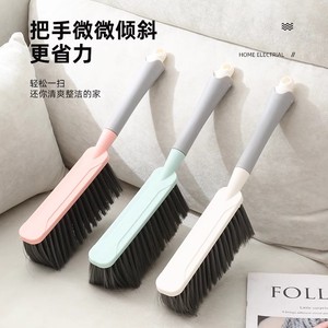 Brosse de nettoyage ménager, y compris des balais à long manche à poils doux, pour nettoyer les chambres, les tapis et les lits. - Product Image 3