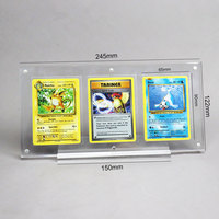 Présentoir de carte magnétique en acrylique transparent personnalisé avec base à 3 emplacements Support d'affichage Pokemoned MTG Cadres d'affichage de carte TCG