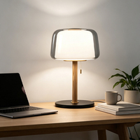 Lampe de table LED moderne et postmoderne en marbre et verre avec température de couleur réglable, lumière protectrice pour les yeux, idéale pour chambre, bureau et salon