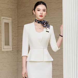 Tenue professionnelle féminine d'été légère, style élégant et raffiné, pour esthéticiennes et personnel <span class=keywords><strong>de</strong></span> salon <span class=keywords><strong>de</strong></span> <span class=keywords><strong>beauté</strong></span> haut <span class=keywords><strong>de</strong></span> gamme. - Product Image 3