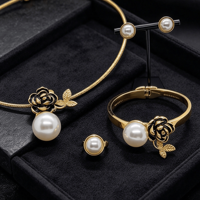 Ensemble de bijoux pour femmes en métal rose vintage avec incrustation de perles, vente en gros, pour les soirées