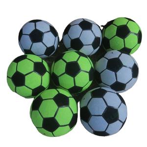 Pelota de fútbol adhesiva para dardos inflables, 22cm - Product Image 1