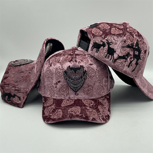 <span class=keywords><strong>Gorra</strong></span> <span class=keywords><strong>de</strong></span> Béisbol Vintage <span class=keywords><strong>de</strong></span> Terciopelo Rosa con Patrón <span class=keywords><strong>de</strong></span> Demonio en Relieve, Logotipo <span class=keywords><strong>de</strong></span> Diablo con Pedrería, Estilo Y2K - Product Image 1