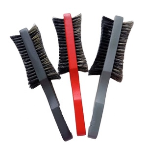 <span class=keywords><strong>Brosse</strong></span> à barbe incurvée <span class=keywords><strong>double</strong></span> <span class=keywords><strong>face</strong></span> avec manche en bois, 100% poils de sanglier, antistatique, compacte, gravée au laser, outil de soin des cheveux pour hommes - Product Image 1