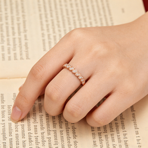 Anillo de compromiso y moda de plata personalizado con oro macizo de 10K/14K/18K, con circonitas cultivadas en laboratorio CVD de calidad IGI VVS-VS, corte brillante, estilo clásico y diseño en racimo. - Product Image 4