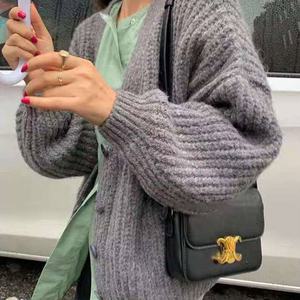 Pull personnalisé en <span class=keywords><strong>mohair</strong></span> manteau <span class=keywords><strong>noir</strong></span> pour femmes pull de haute qualité tricoté par ordinateur <span class=keywords><strong>cardigan</strong></span> à manches longues et à simple boutonnage - Product Image 5