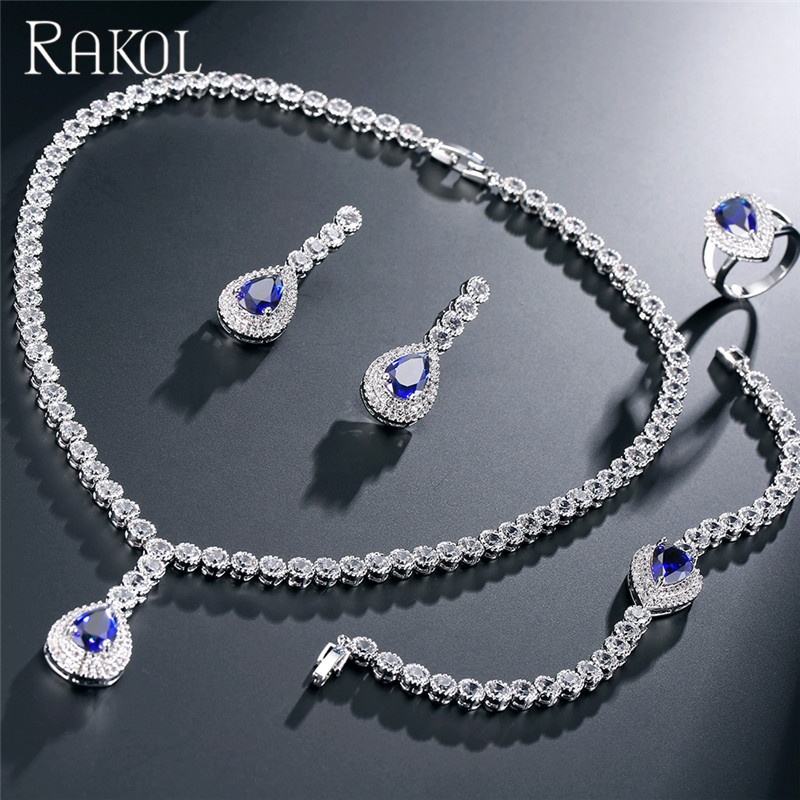 ทองคำขาวชุบหินสีฟ้า